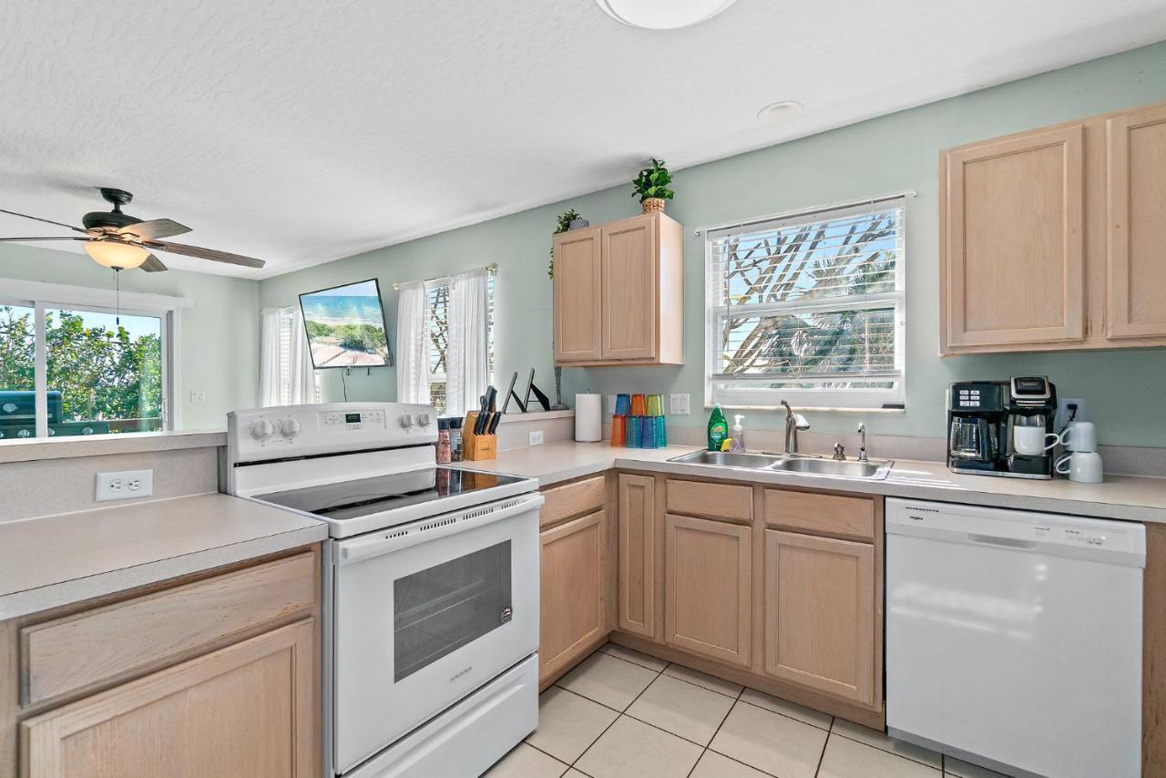 Surfside Paradise Retreat - 3Br And 2Ba Duplex, Grill, Dog Friendly - Close To The Beach! Melbourne Zewnętrze zdjęcie
